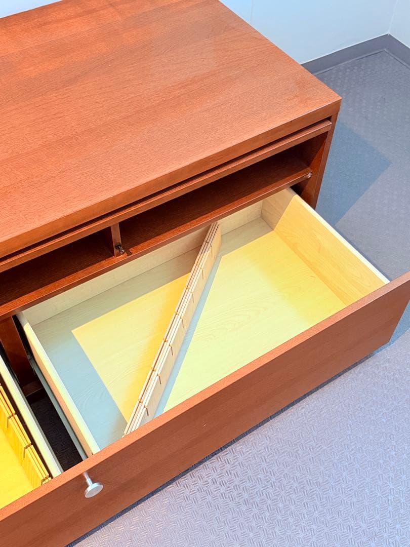 IKEA BONDE テレビボード　サイドボード　ドイツ製　都内中央区直接引取可