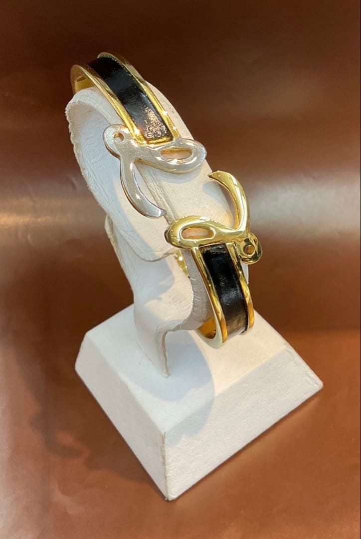 ロエベ LOEWE アナグラム ロゴ ブレスレット 刻印 ゴールド ブラック