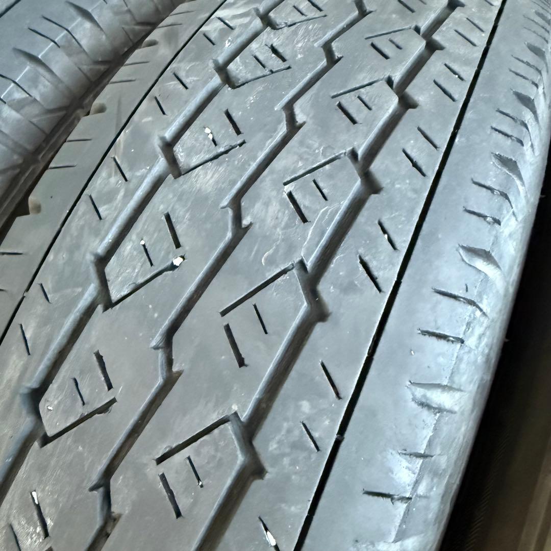 NV 350①195/80R15 107/105LTブリヂストン夏タイヤ