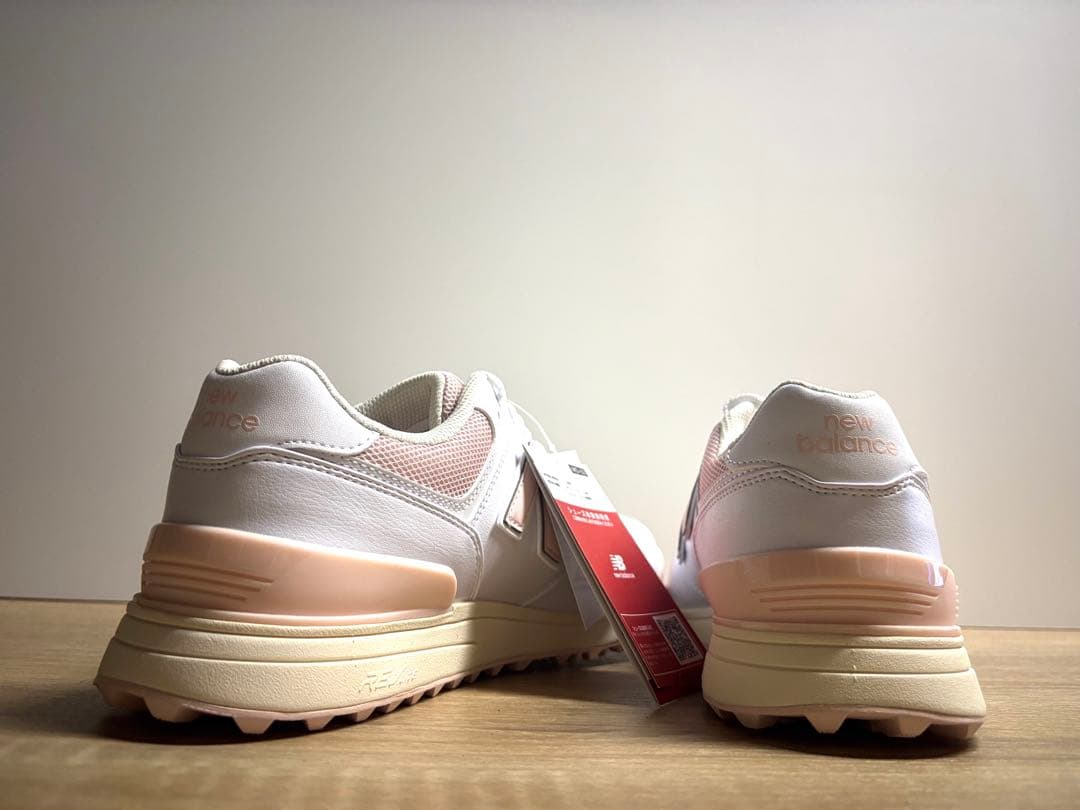 未使用 23cm 2Eニューバランスゴルフシューズ WGS574B3ホワイト