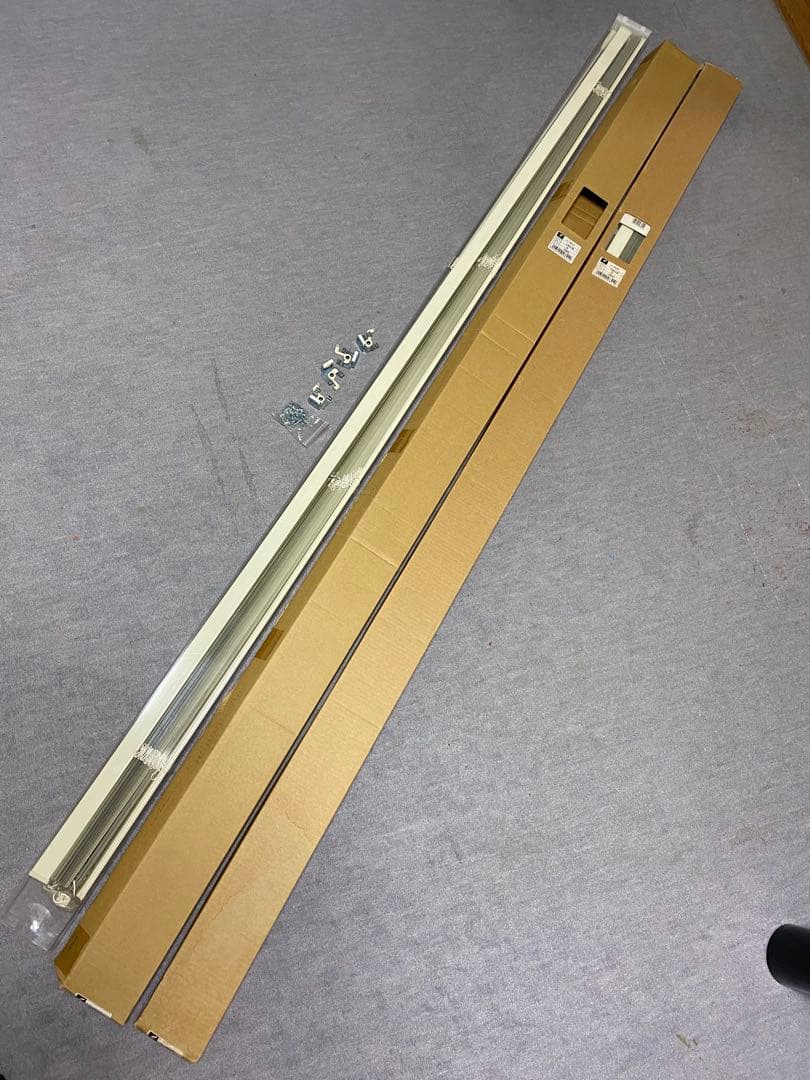 アイボリー プラスチック製ブラインド 2本セット178×108㎝