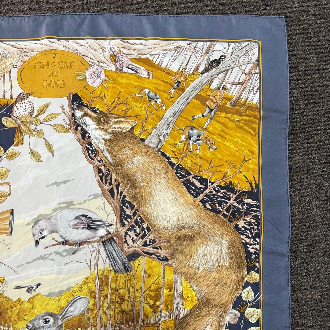 HERMES　カレ90　CHASSE AU BOIS シルク100%　紺色