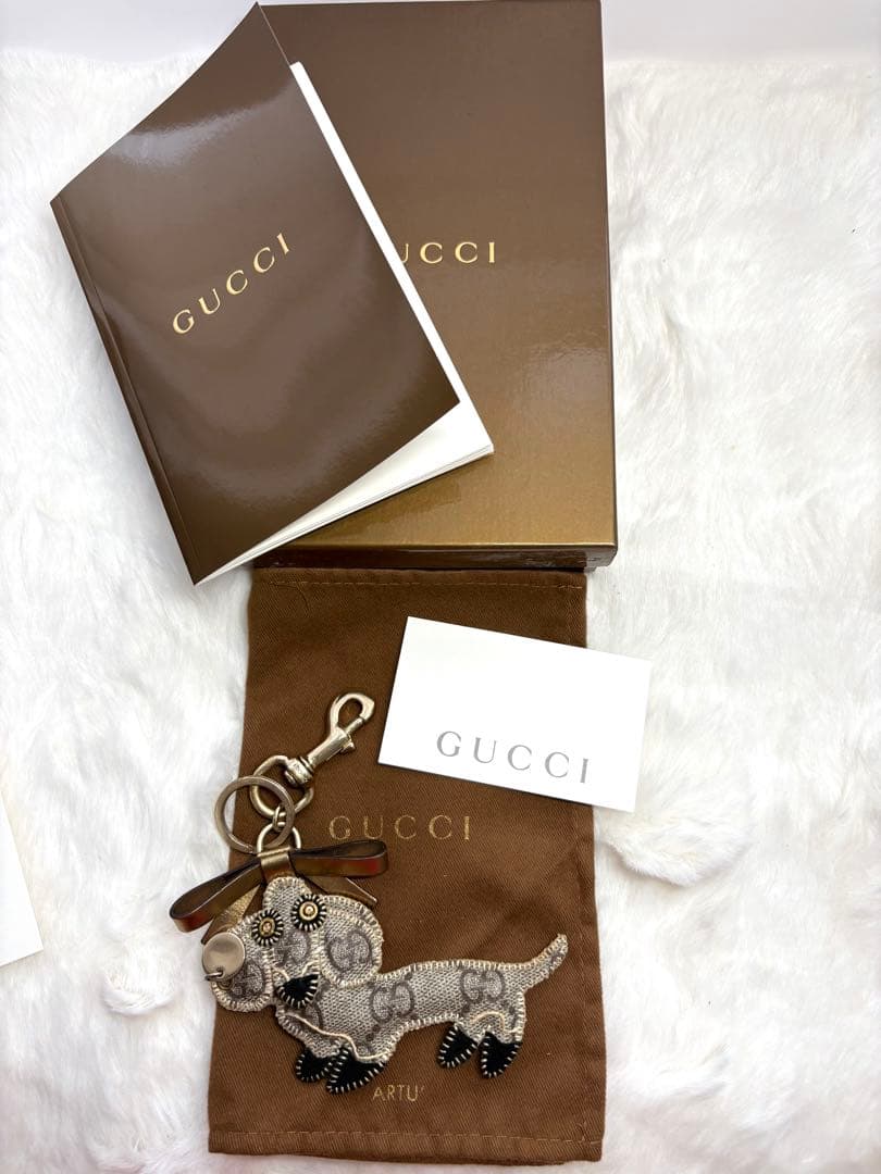Gucci 犬型キーホルダー 未使用箱有りショップカード有り松坂屋で購入。