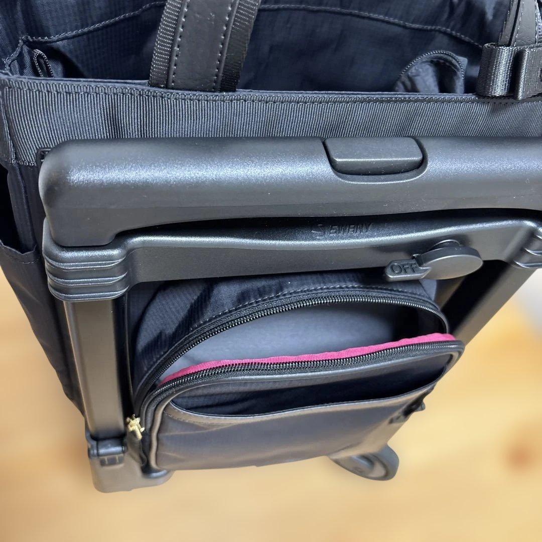 値下げ‼️人気ブランド‼️SWANY‼️スワニー4輪キャリーバック（レインカバー付き）