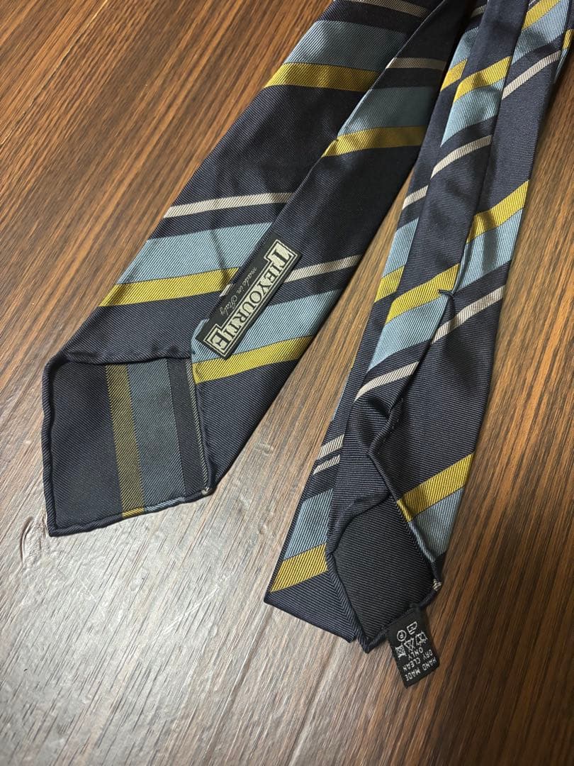 TIE YOUR TIE タイユアタイ　イタリア製