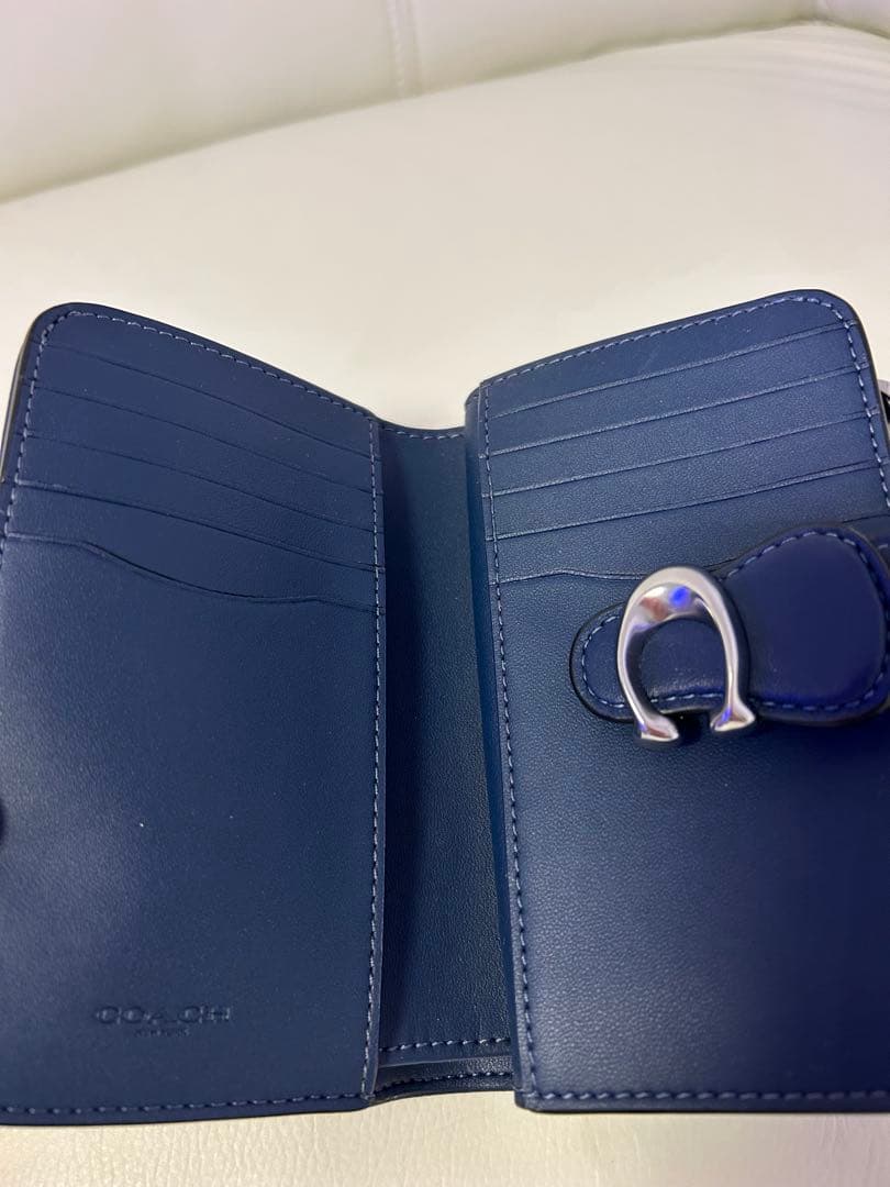 新品 COACH ネイビー 二つ折り財布