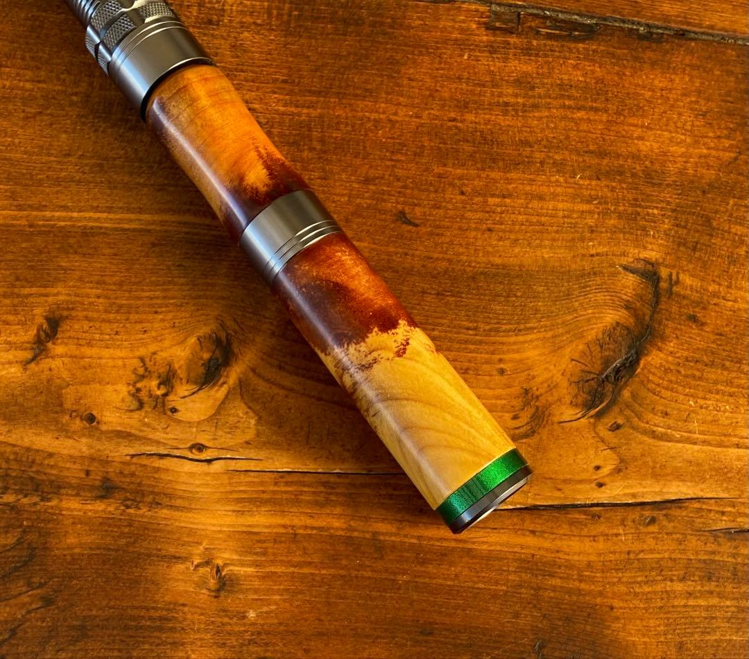 超軽量　カーボンロッド　トラウトロッド　長さ調節できるロッド　ウッドグリップ