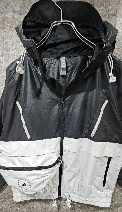 【未使用近】アディダス　ステラマッカートニー　ウエストポーチ付　パーカー 完売品