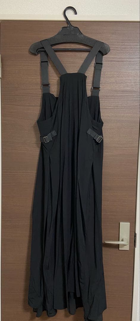 【新品タグ付】LASUD ブラック サロペット ヤマダヤ　黒