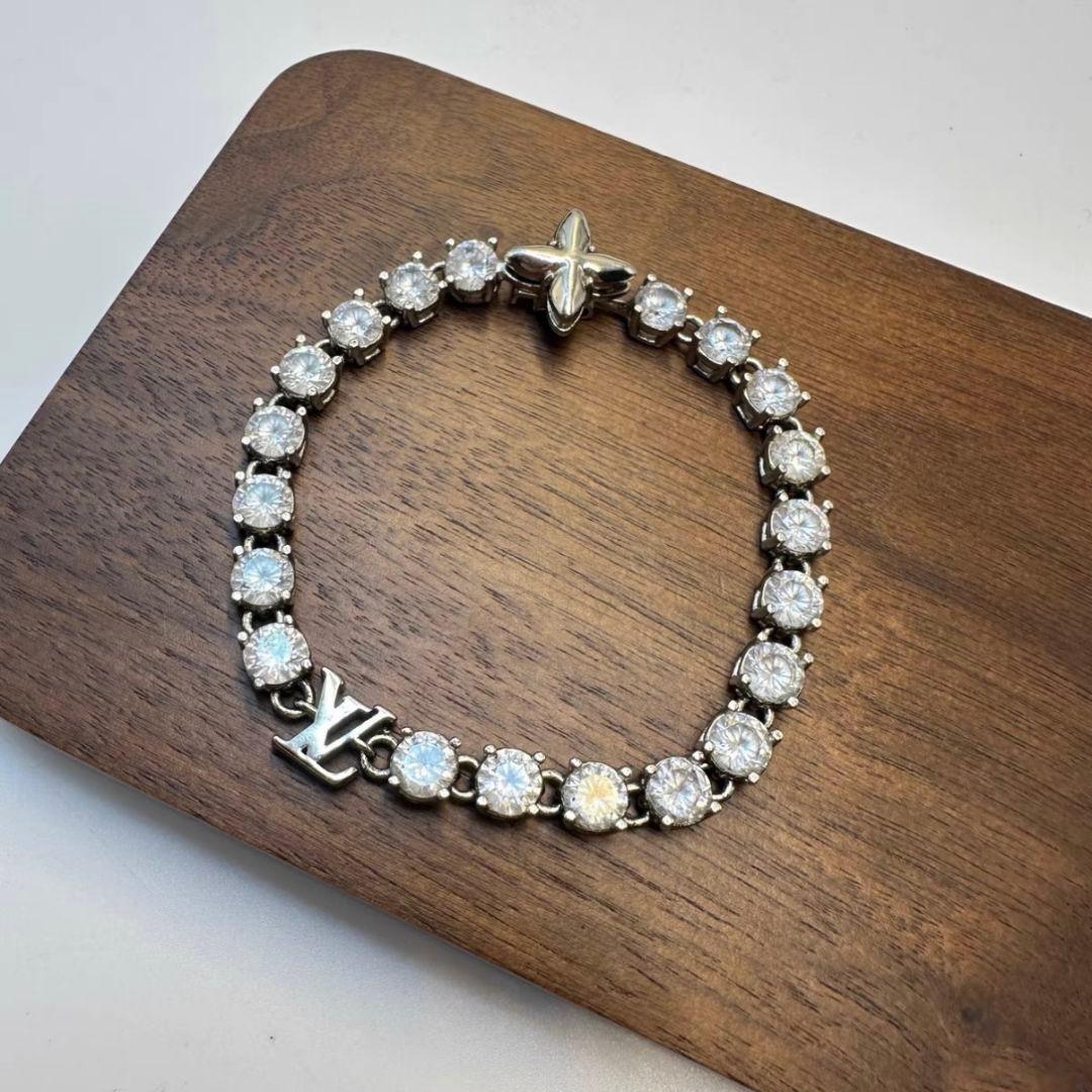 Louis Vuitton シルバーブレスレット 新品同様