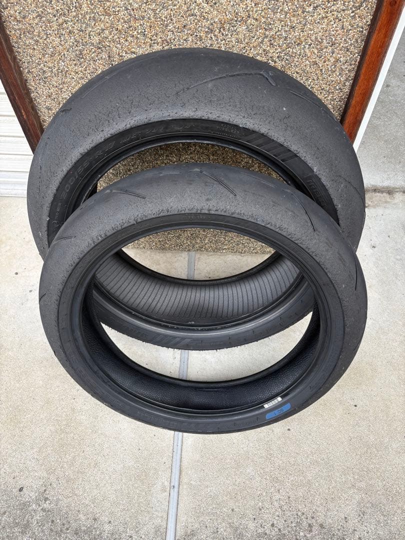 ピレリ　スーパーコルサV4SC1前後中古セット