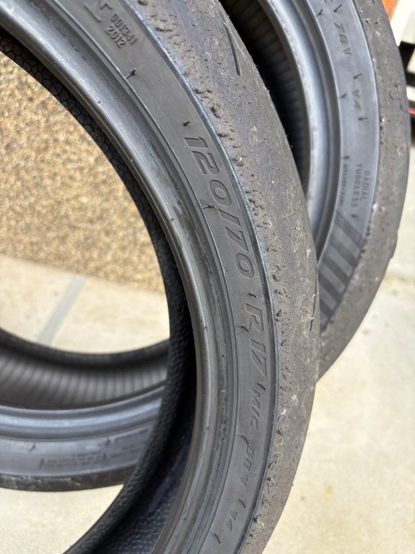 ピレリ　スーパーコルサV4SC1前後中古セット