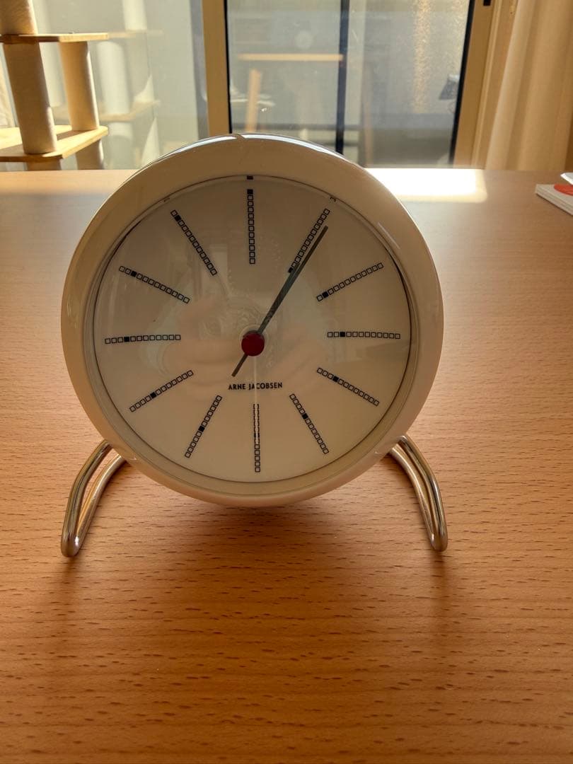 アルネ ヤコブセン ホワイト 丸型 置時計