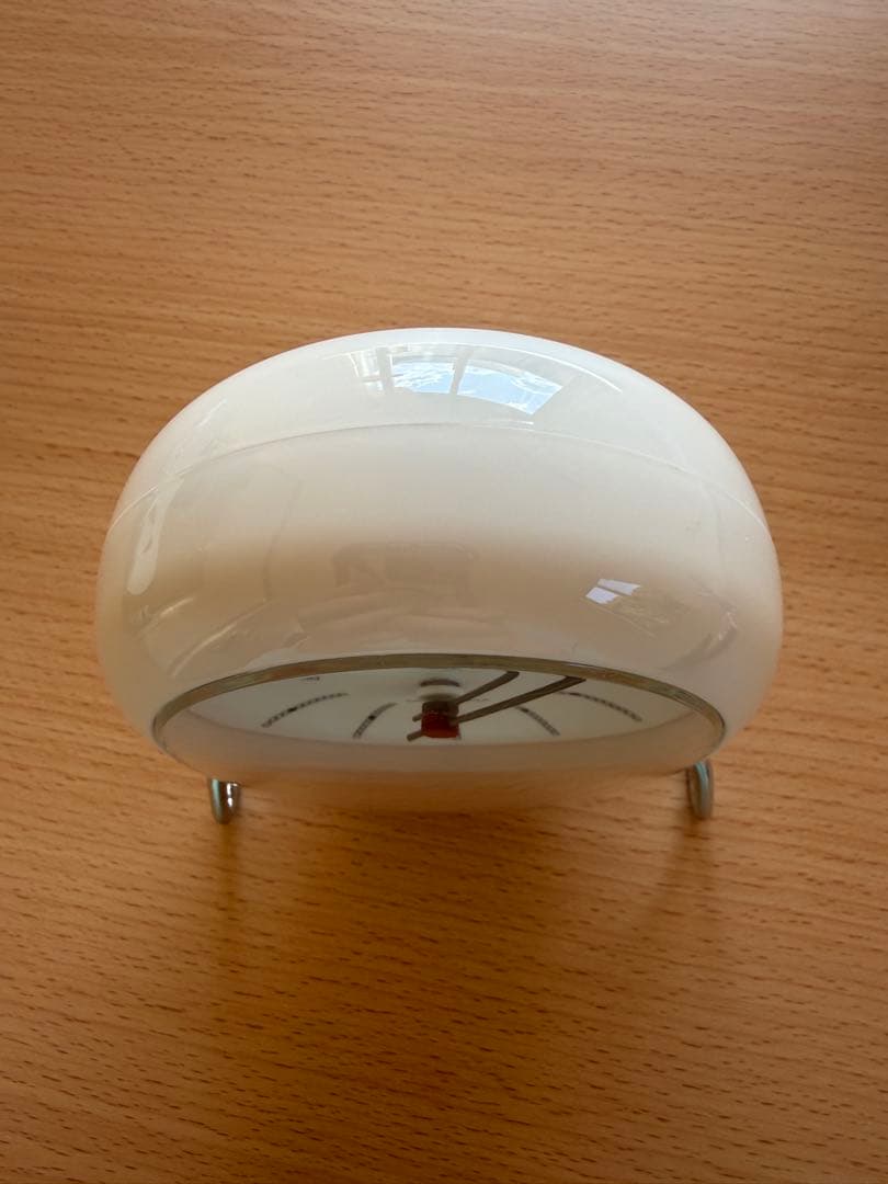 アルネ ヤコブセン ホワイト 丸型 置時計