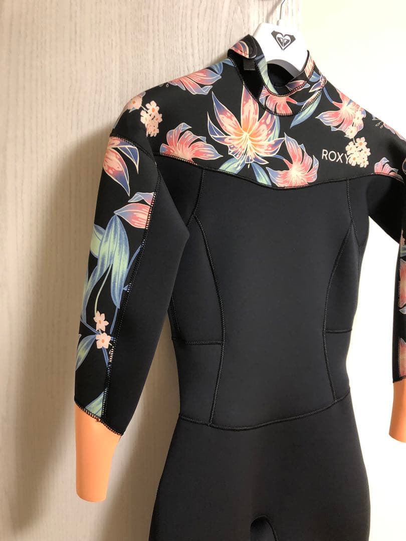 ROXY フラワーパターン ウェットスーツ