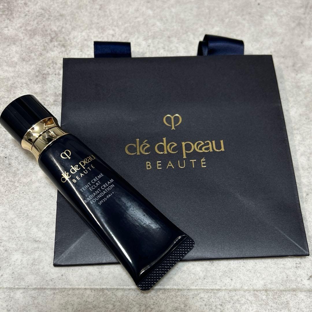 クレ・ド・ポー ボーテ／タンクレームエクラn オークル10 クリームタイプ