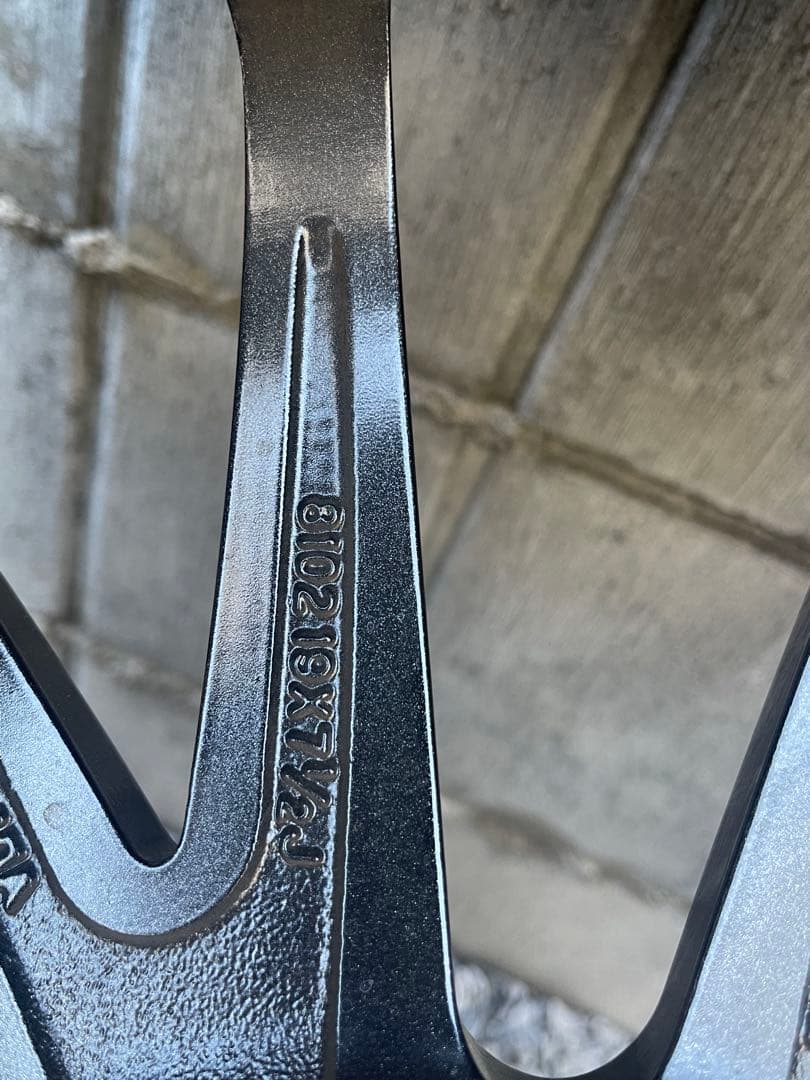 日産ARIYA スタットレスタイヤホイールセット　235/55R19