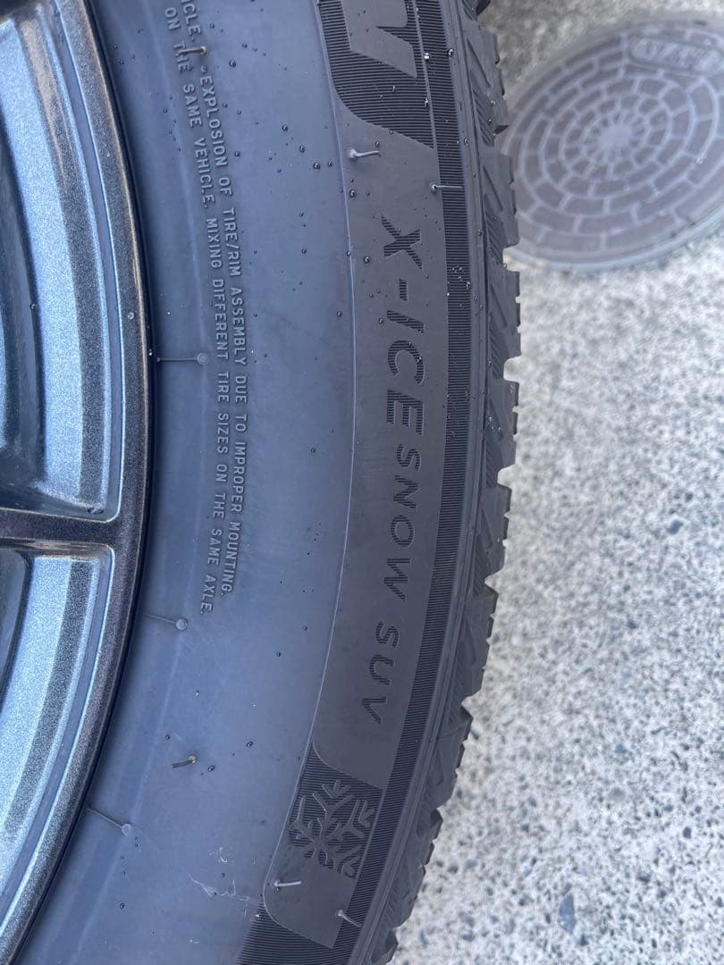 日産ARIYA スタットレスタイヤホイールセット　235/55R19