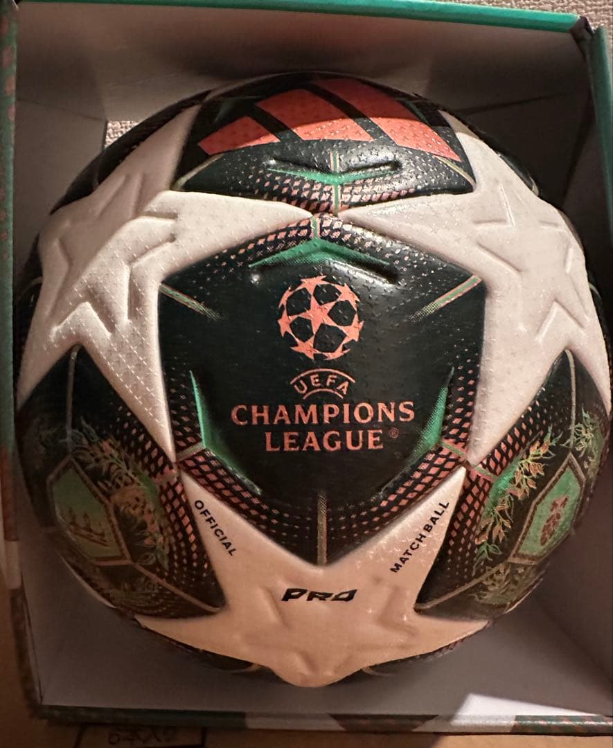 UEFAチャンピオンズリーグ　フィナーレ　ミュンヘンプロ24-25新品未使用箱付