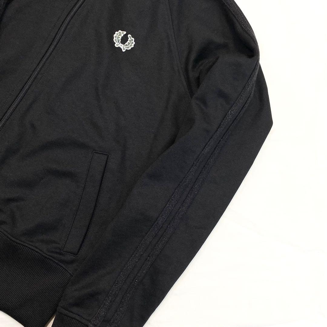 極美品✨ FRED PERRY トラックジャケット 月桂樹 短丈 ブラック