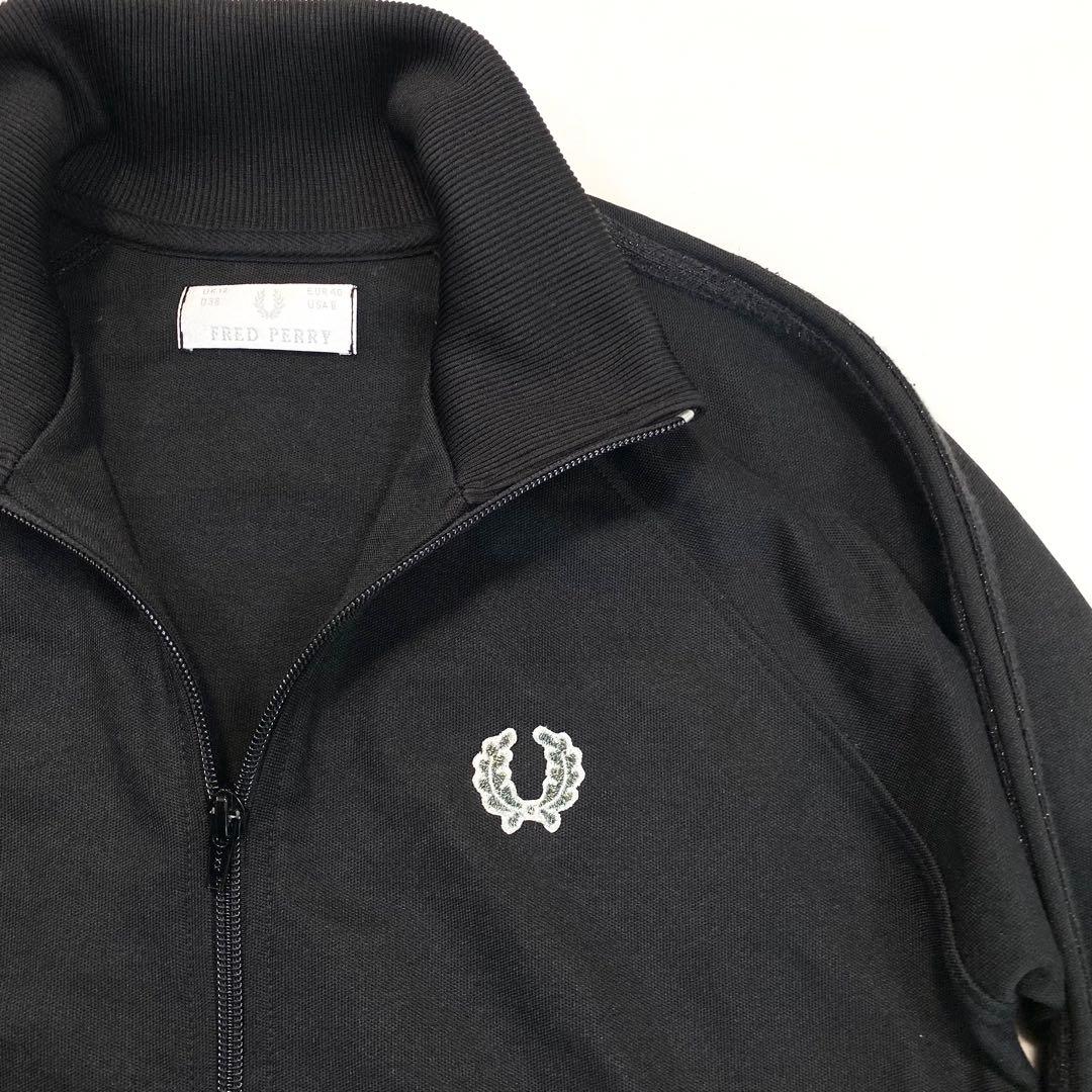 極美品✨ FRED PERRY トラックジャケット 月桂樹 短丈 ブラック