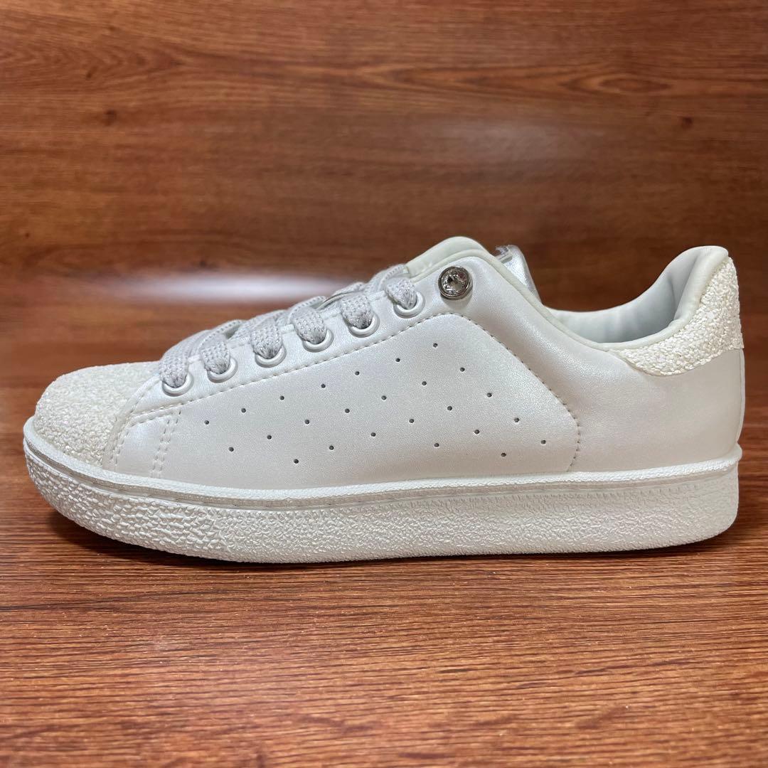 新品未使用品✨プラスダイアナ　スニーカー　グリッター　ホワイトパール　シルバー