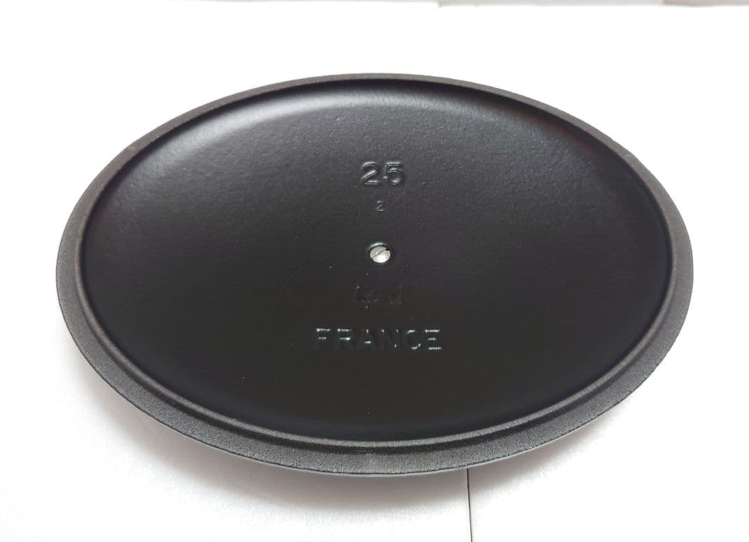 【新品】ル・クルーゼ　鍋　ココットオーバル　ブラック25