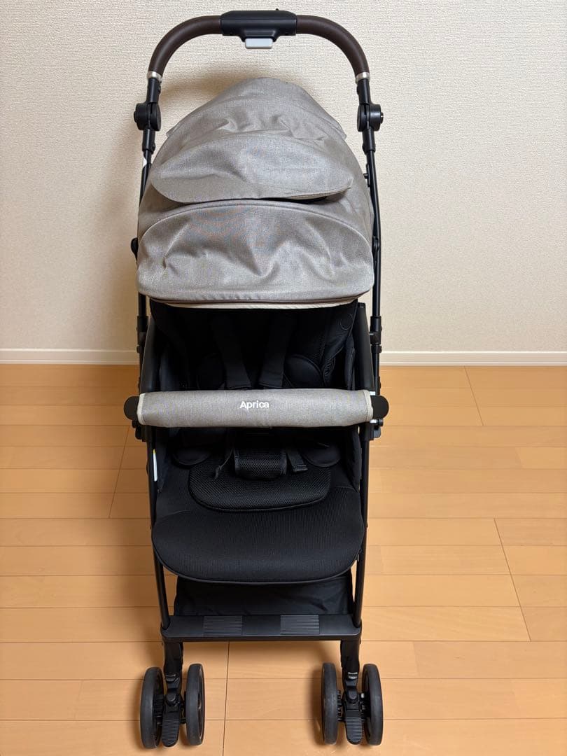 美品　2024年 ラクーナクッションフリープラスAC グレージュ 2197390