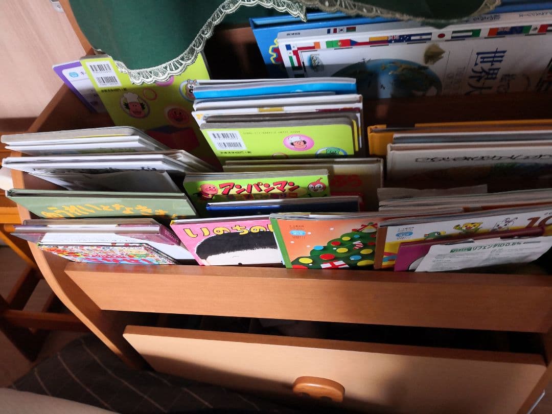 大型　絵本ラック　棚　美品