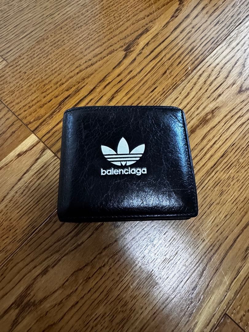 balenciaga 二つ折り財布 ブラック アディダスロゴ