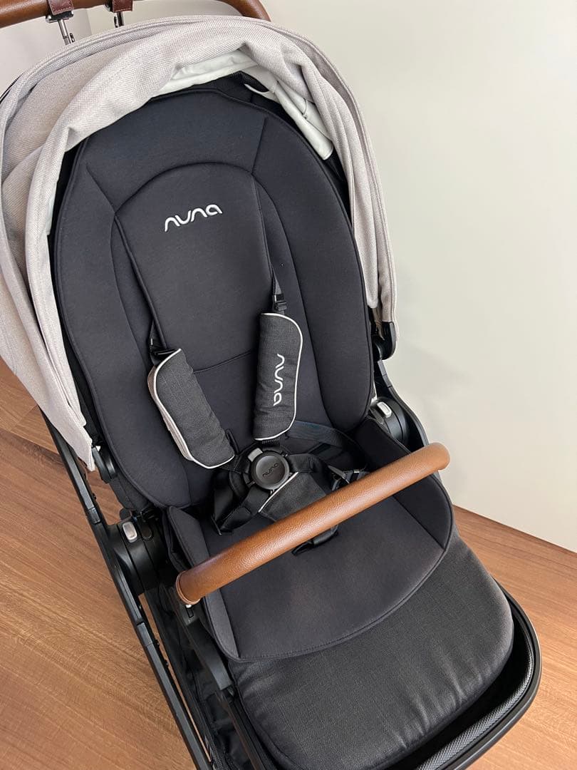 nuna ベビーカー triv