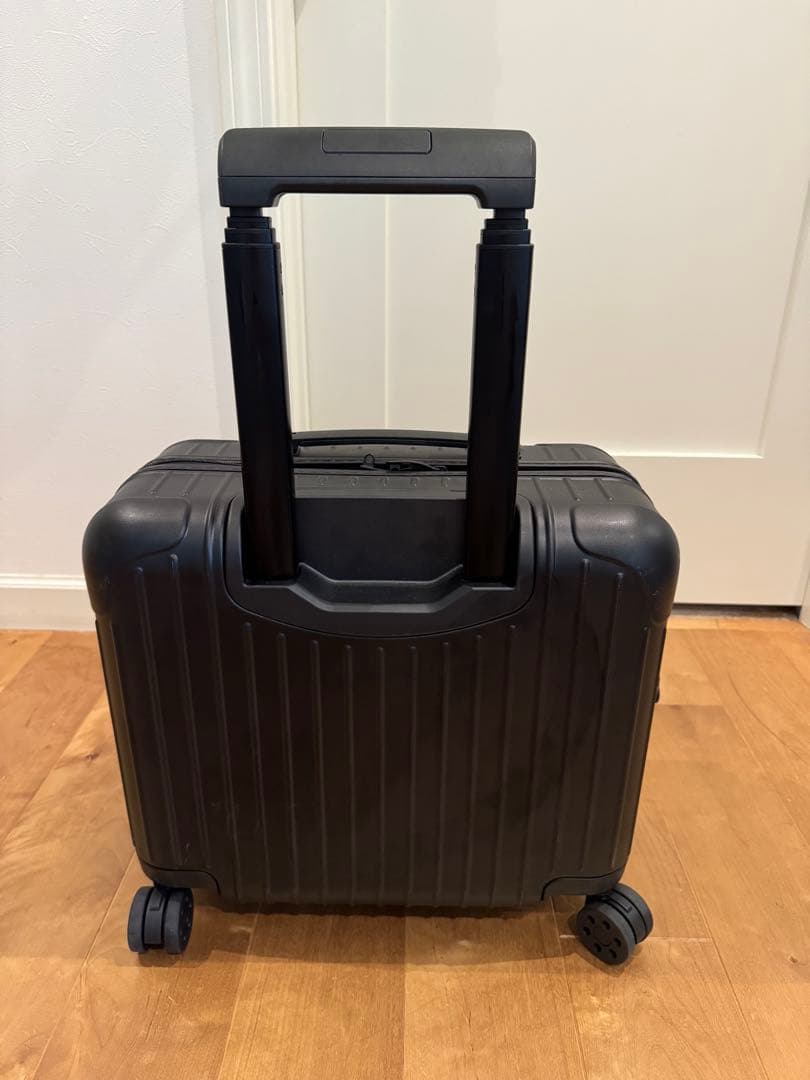 RIMOWA 正規品　ブラック キャリーケース