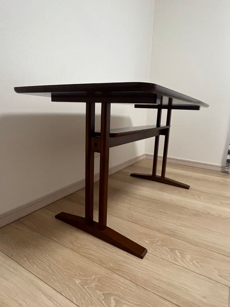 ♡ 【美品！】転居の為2/5最終受付カリモク60カフェテーブルT36420HW♡