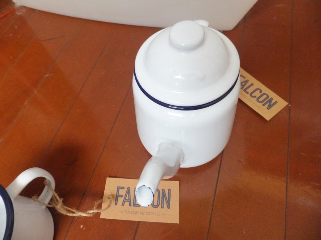 FALCONファルコンのホーローマグカップ２個とポット　未使用品