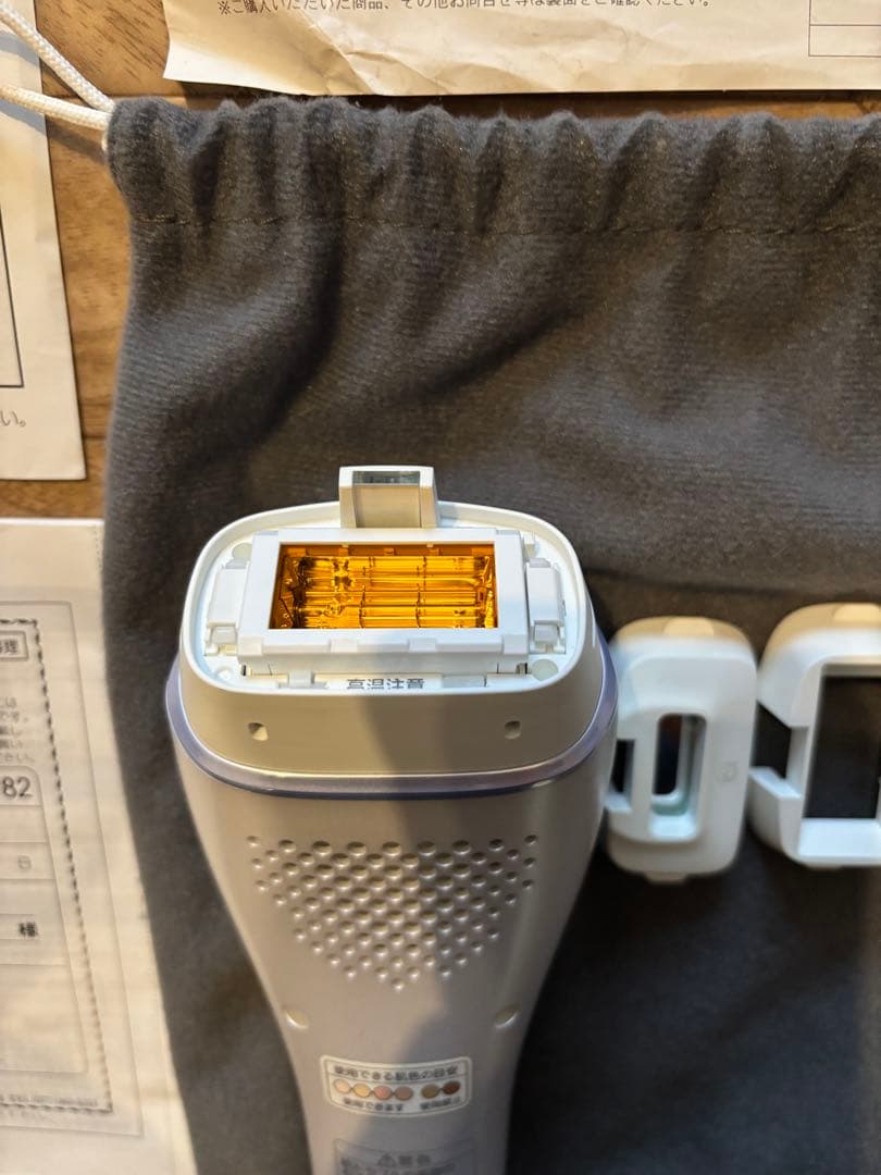 【美品・完備品】パナソニック 光美容器 光エステ ES-CWP82 シルバー