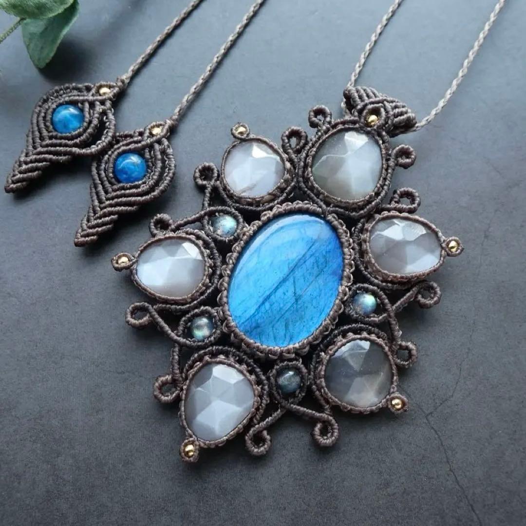 ラブラドライト・グレームーンストーンのマクラメネックレス