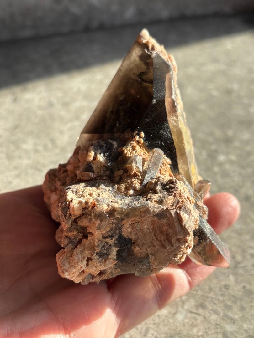 モザンビーク産　スモーキークォーツ　黒水晶　407g ファントムあり　天然石