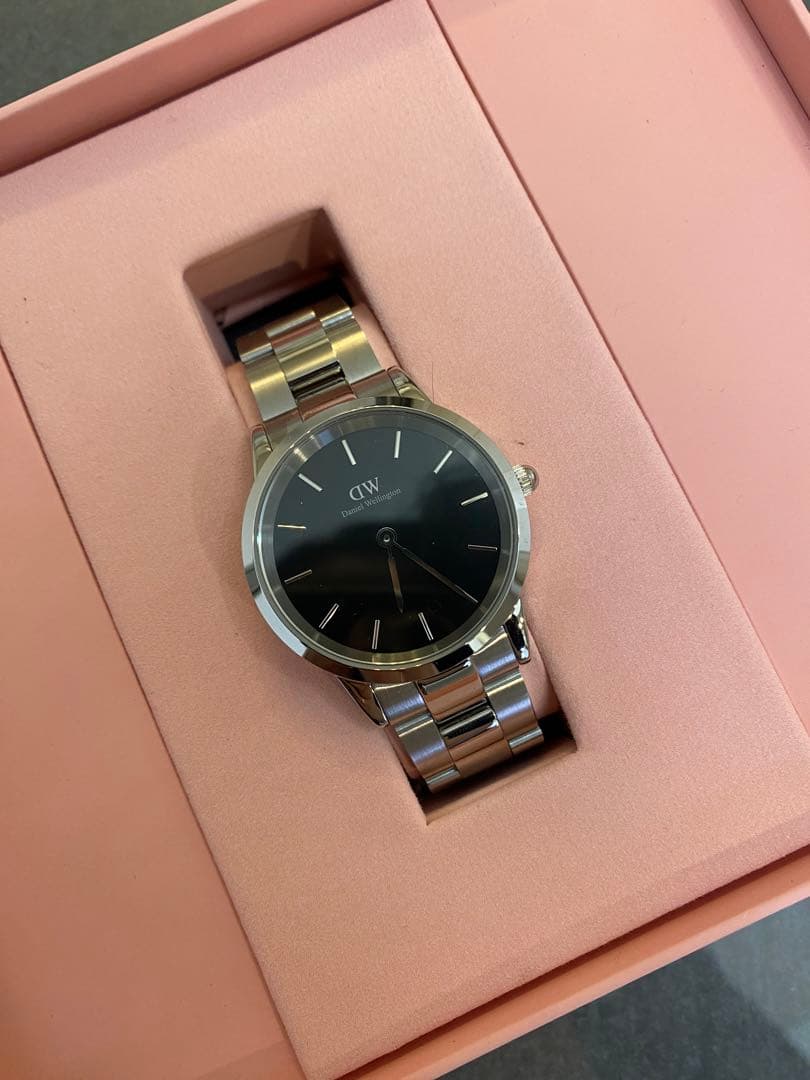 【新品】 ダニエルウェリントン シルバー DW 腕時計 ICONIC LINK