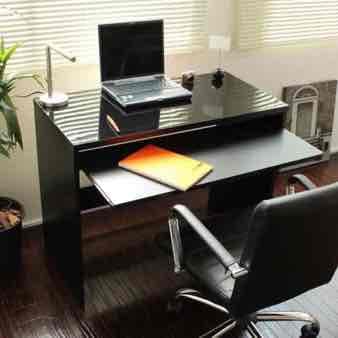 ブラック鏡面が美しい！スライドテーブル付きロータイプデスク