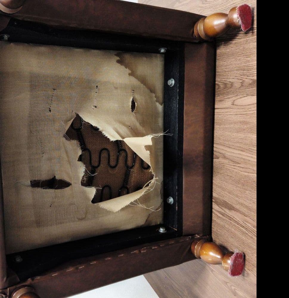 カリモク 1人掛けソファ 本革風 彫刻アーム ヴィンテージ