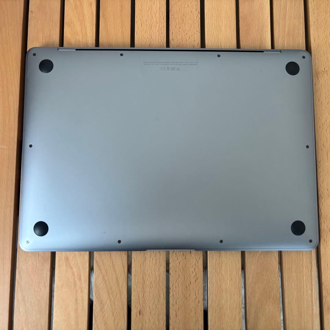 f*0様 Apple MacBook Air M1 13インチ 8GB 256G