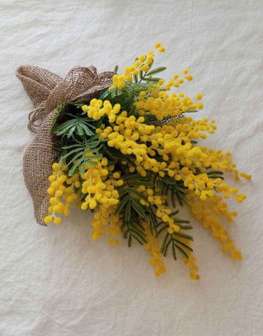 SOLD　☘ミモザアカシア（造花）のシンプルスワッグ☘玄関ドア　縦長さ約48cm