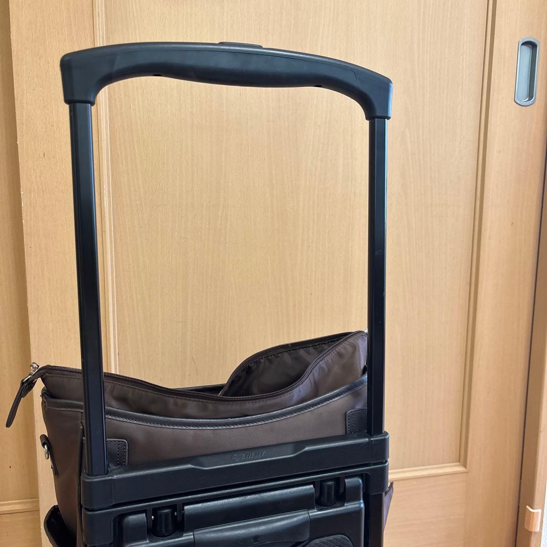 スワニー　キャリーバッグ　椅子付