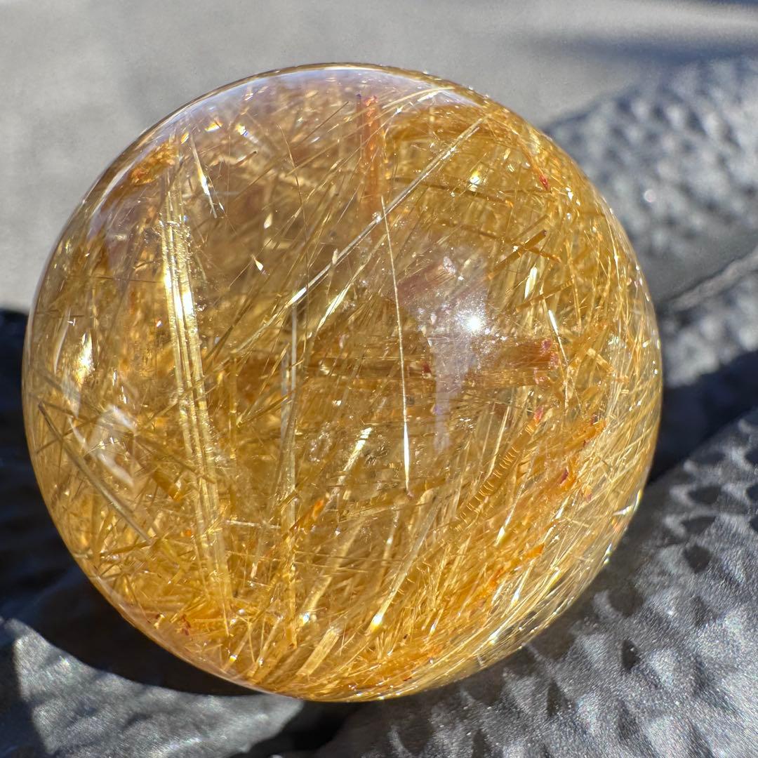 M-41高品質タイチンルチル丸玉　針密集 ゴールドルチルスフィア　天然石30mm