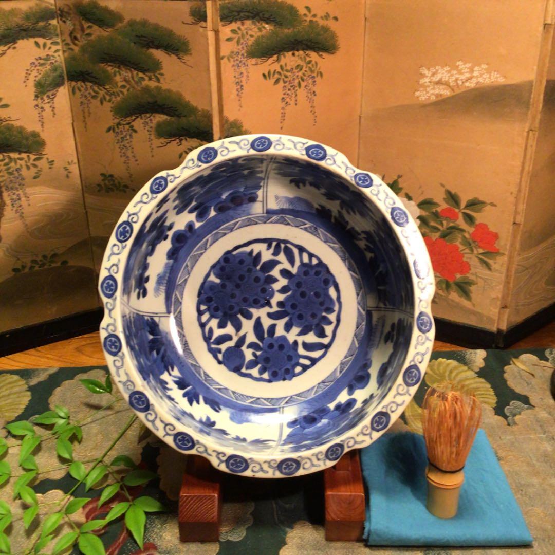 A554 古伊万里　染付　牡丹に山茶花紋様　輪花型　大鉢　　1客