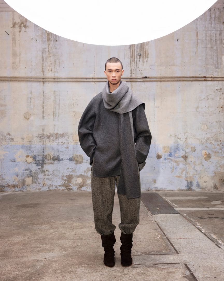 ヘドメイナー　2021aw スカーフシャツ