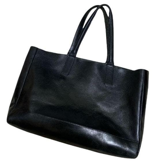 ISSEY MIYAKE ブラックレザートートバッグ