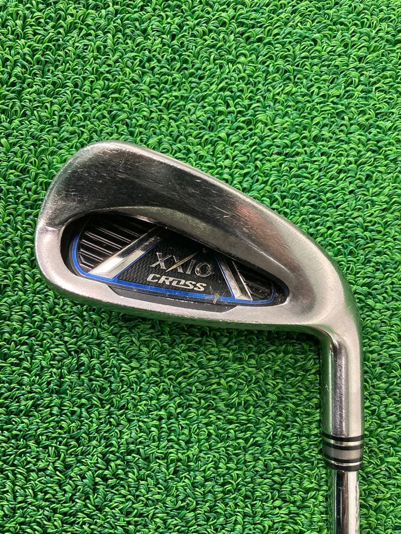 ゼクシオクロスアイアン　8本セット　スチールR