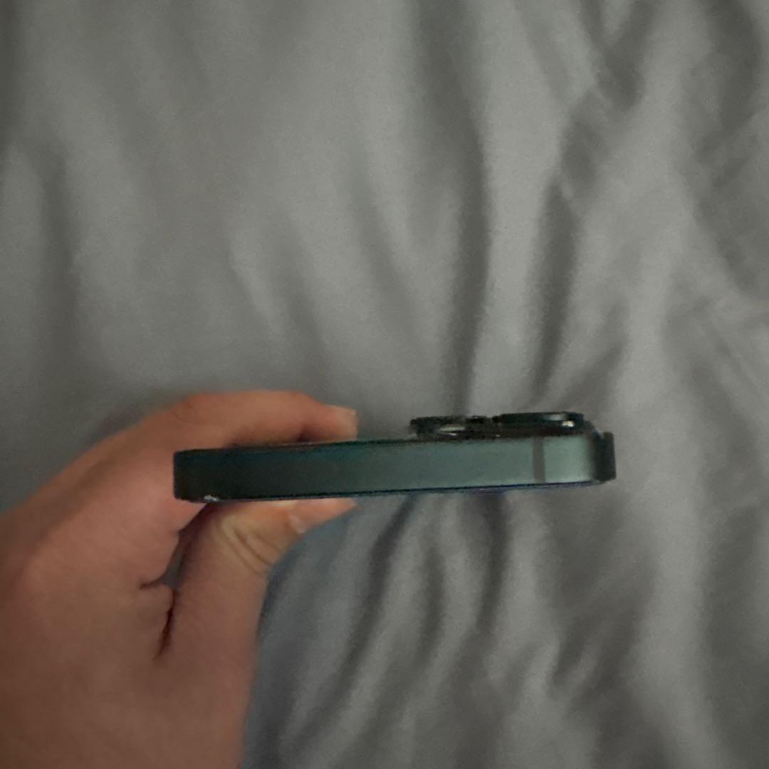 iPhone14本体　ミッドナイト　128G