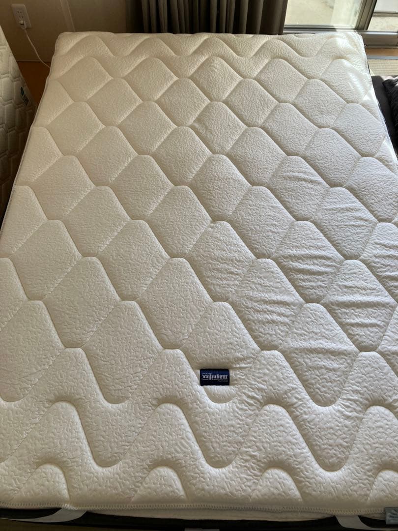 【状態良好】magniflex マニフレックス エルゴトッパー　ダブルサイズ